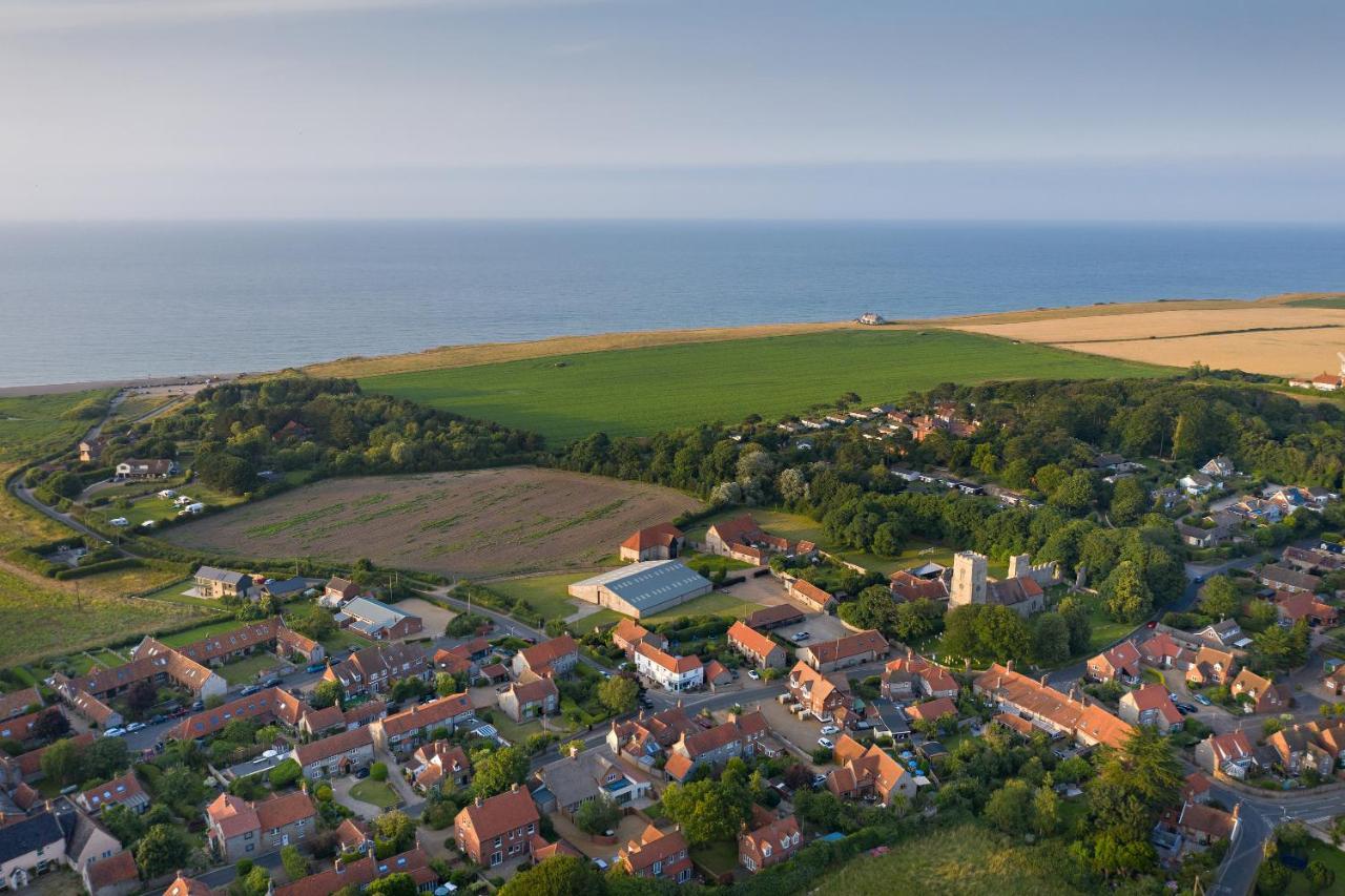 The Ship Inn Weybourne Exterior photo